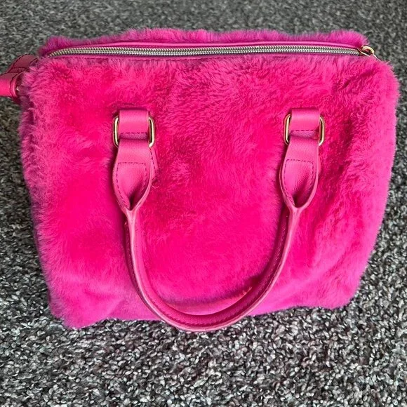 Y2K Juicy Couture Pink Faux Fur Shoulder Bag Coquette Fuzzy Girlhoodcore Cutesy - Picture 3 of 8